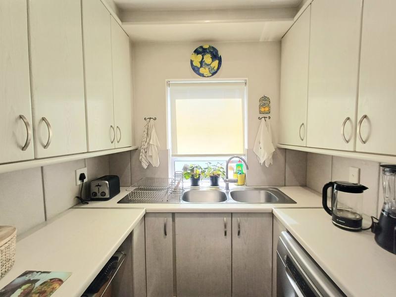 3 Bedroom Property for Sale in Van Riebeeckshof Western Cape